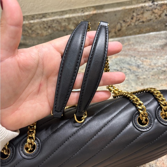 Tory Burch Black and Gold Shoulder Bag with Quilted Design and Chain Strap - Picture 7 of 8